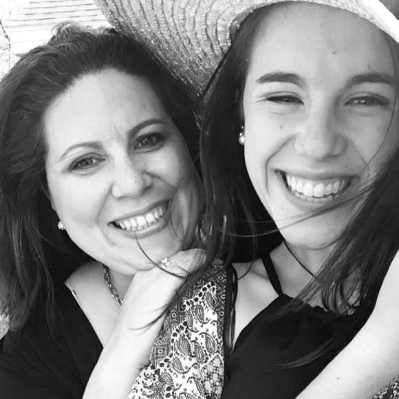 Meet your Posher, Amanda - Picture 1 of 1